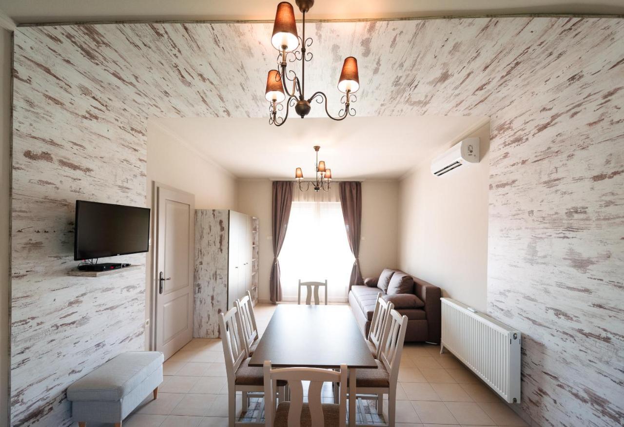 Апартаменты Aranyszarvas Panzio, Etterem Es Grillterasz Экстерьер фото