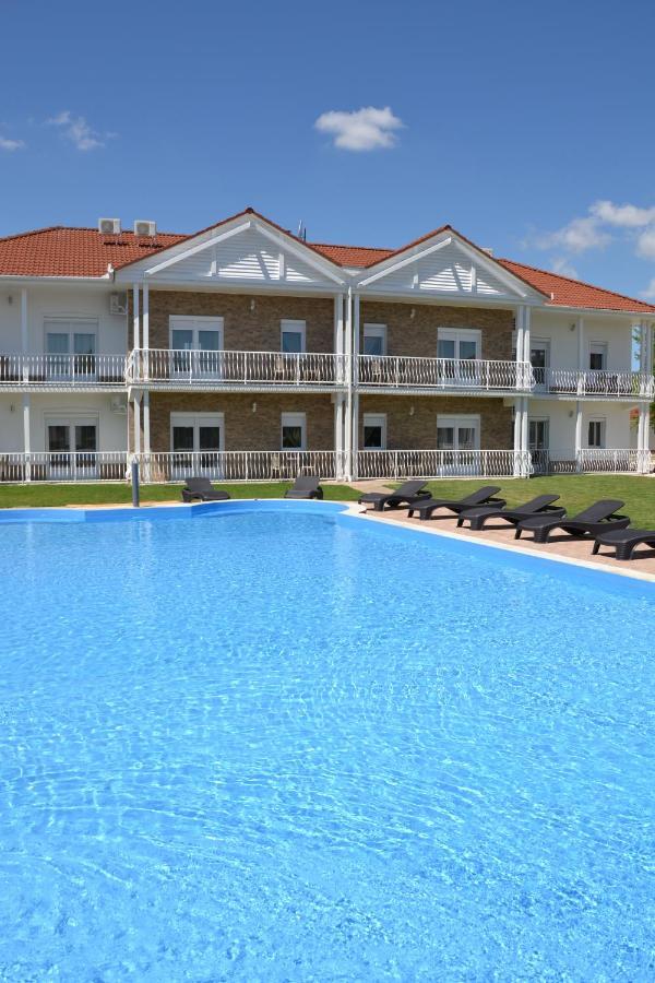 Апартаменты Aranyszarvas Panzio, Etterem Es Grillterasz Экстерьер фото