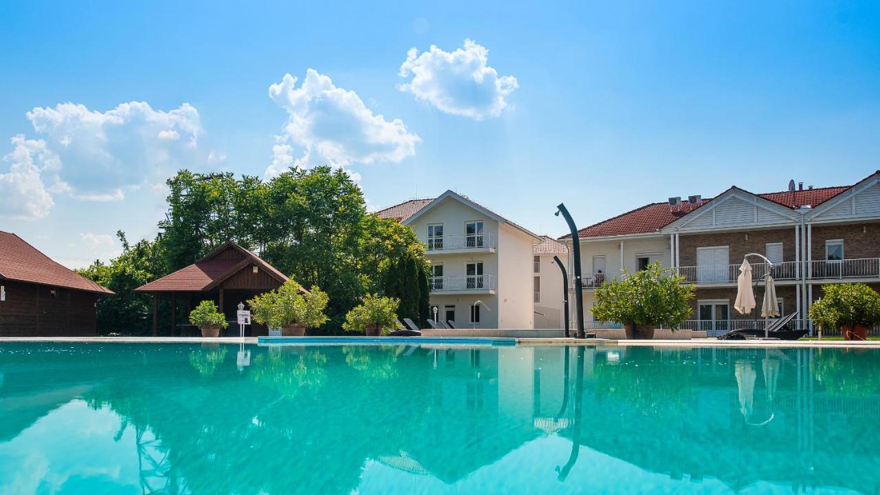 Апартаменты Aranyszarvas Panzio, Etterem Es Grillterasz Экстерьер фото