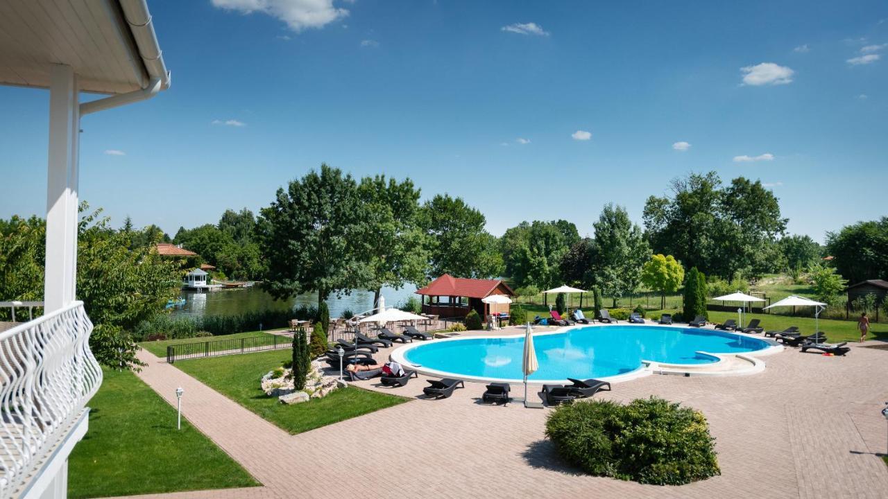 Апартаменты Aranyszarvas Panzio, Etterem Es Grillterasz Экстерьер фото